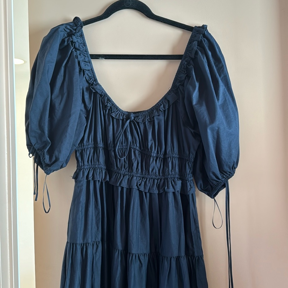 En Saison Puff Sleeved tiered midi dress- navy